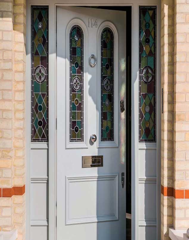 bois-de-menuiserie-porte-accoya